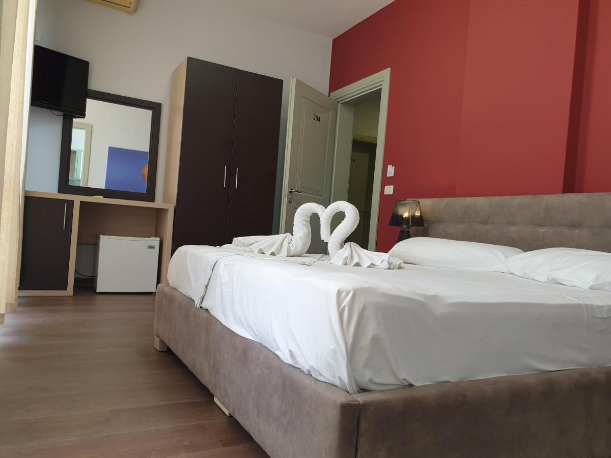 Perandor Beach Durrës Buitenkant foto