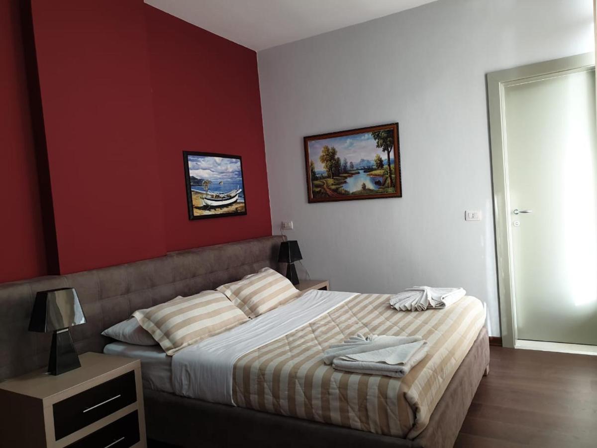 Perandor Beach Durrës Buitenkant foto