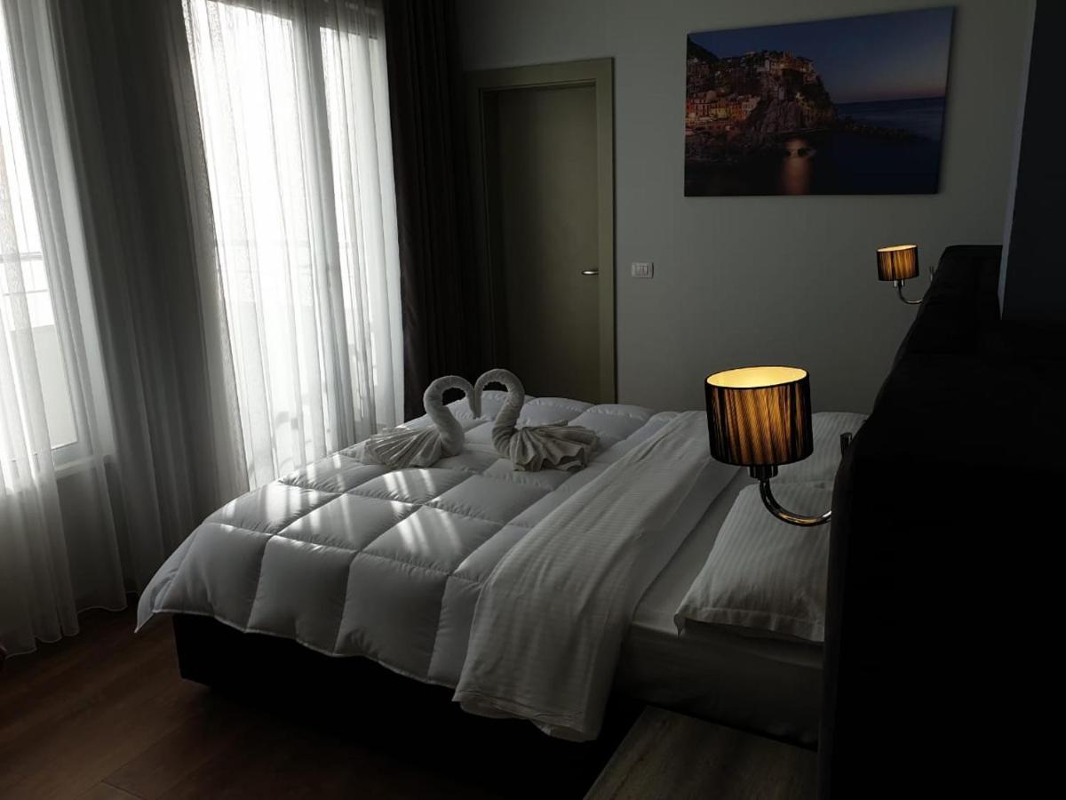 Perandor Beach Durrës Buitenkant foto