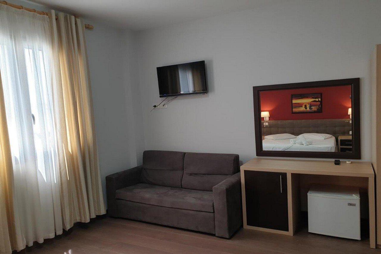Perandor Beach Durrës Buitenkant foto