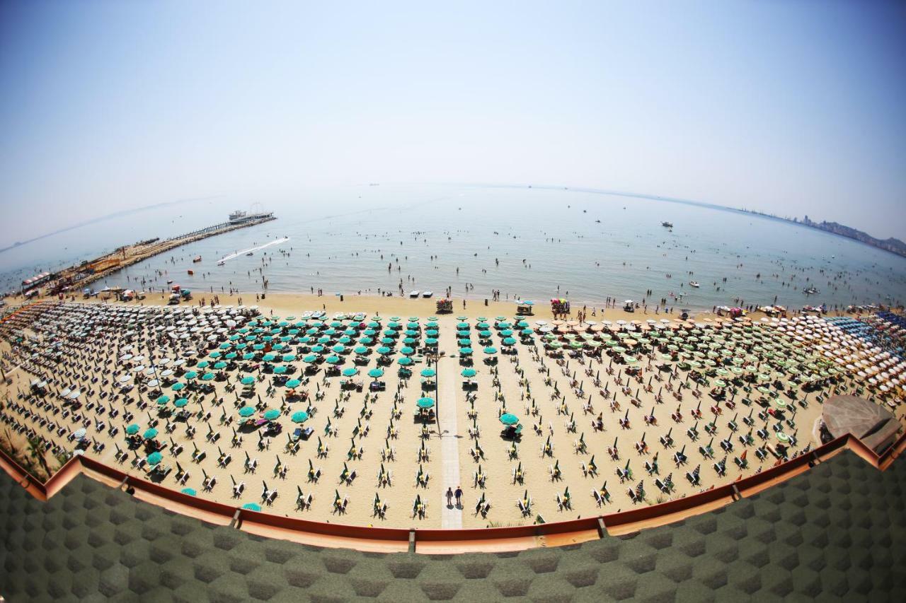 Perandor Beach Durrës Buitenkant foto