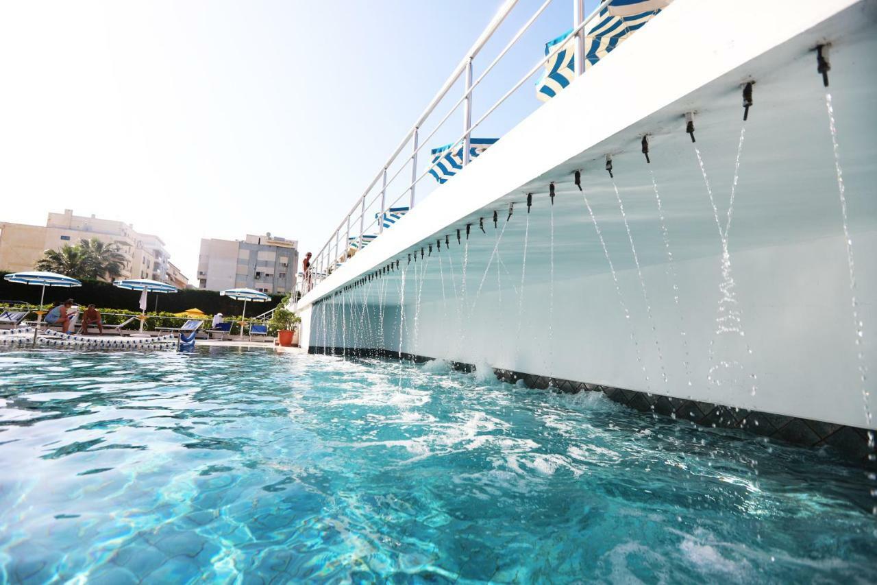 Perandor Beach Durrës Buitenkant foto